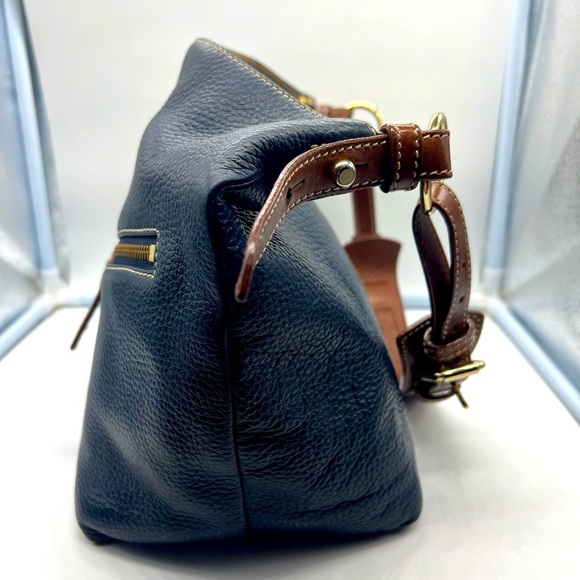 DOONEY & BOURKE navy blue pebbled leather shoulder bag serial number K83… - Picture 9 of 16